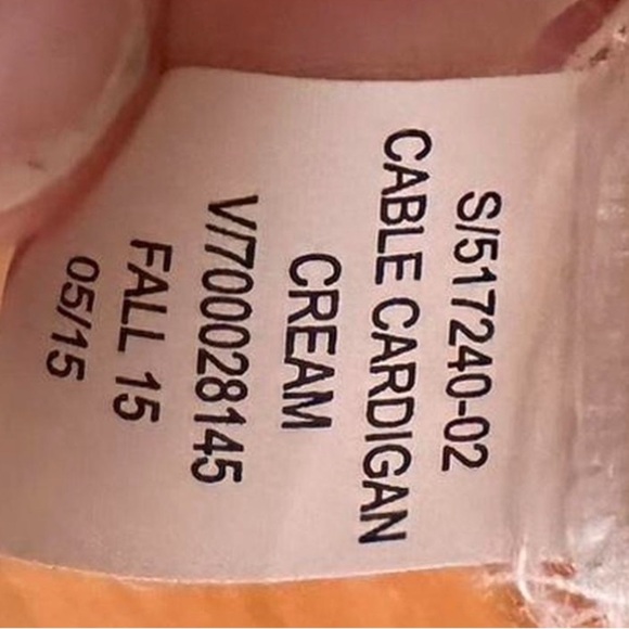 Vintage Gap Women’s Cream Cable Knit Cardigan with Pockets size Medium - Picture 4 of 8